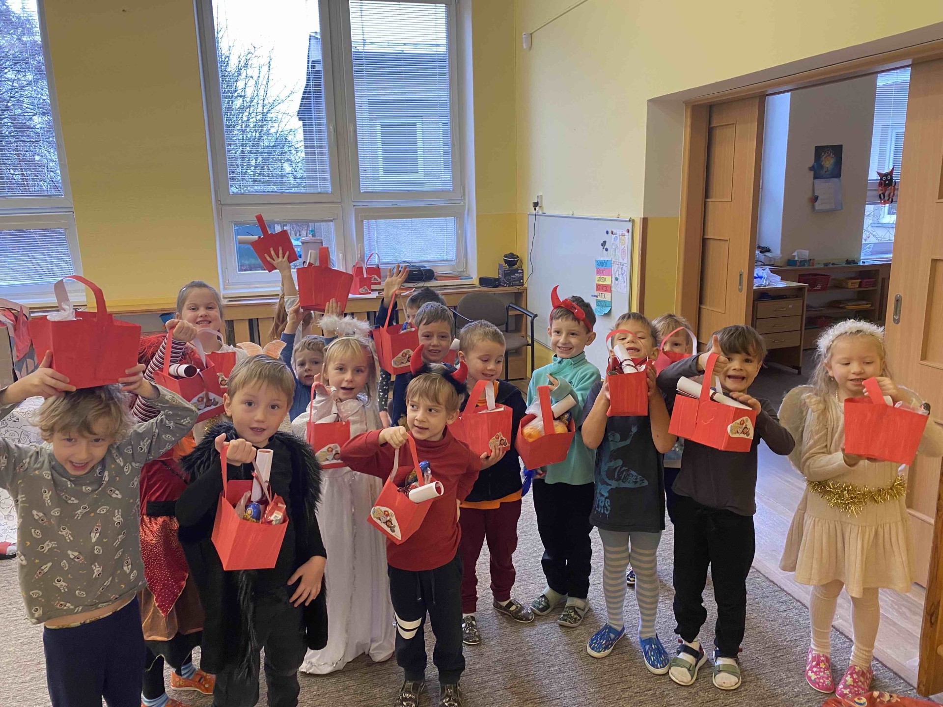 Mikulášská nadílka (sovičky)