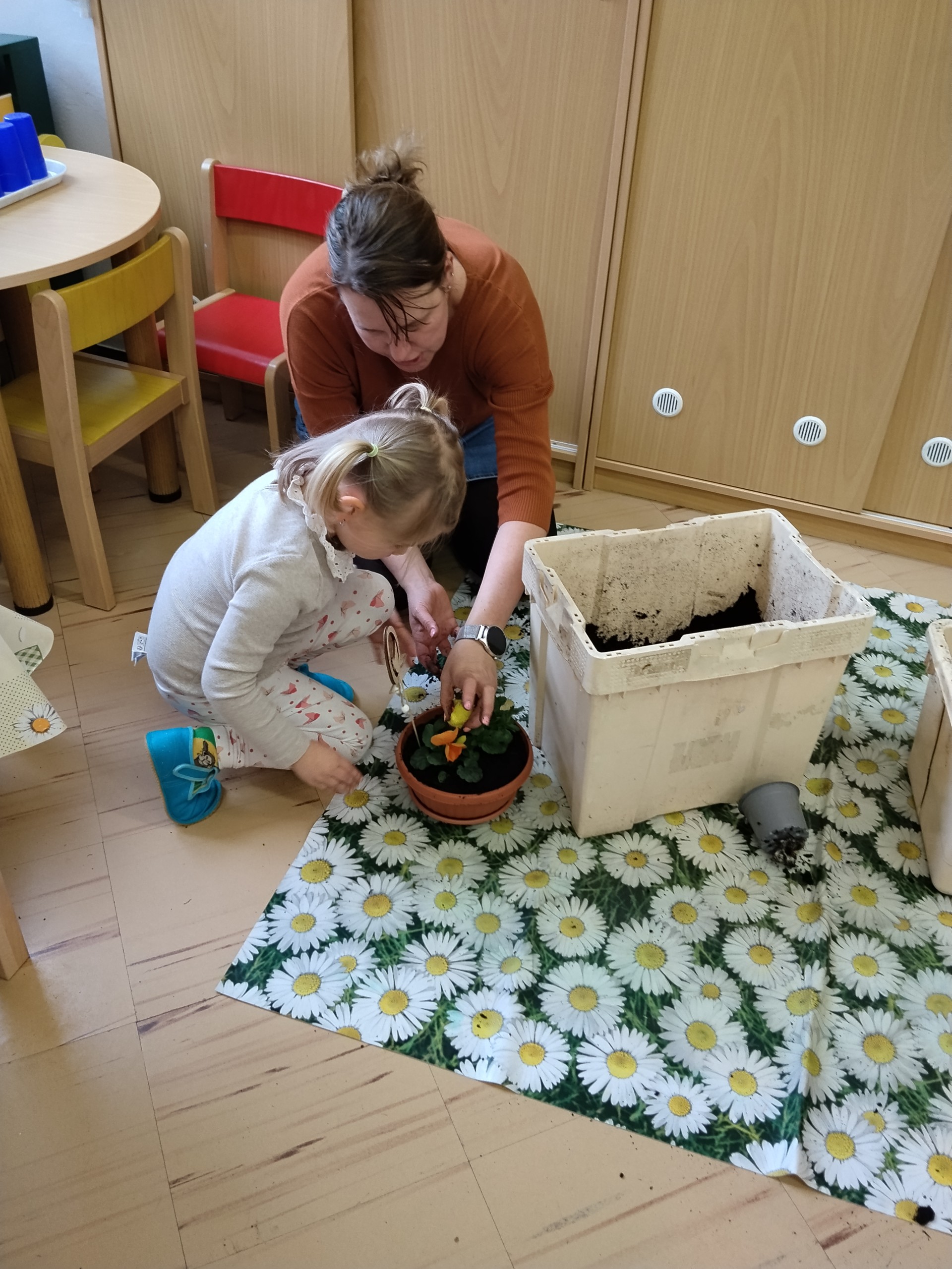 VELIKONOČNÍ TVOŘENÍ S RODIČI - LIŠTIČKY