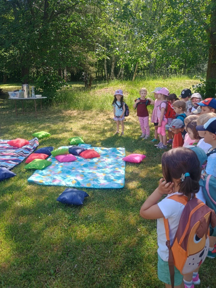 Piknik na školní zahradě (žabičky)