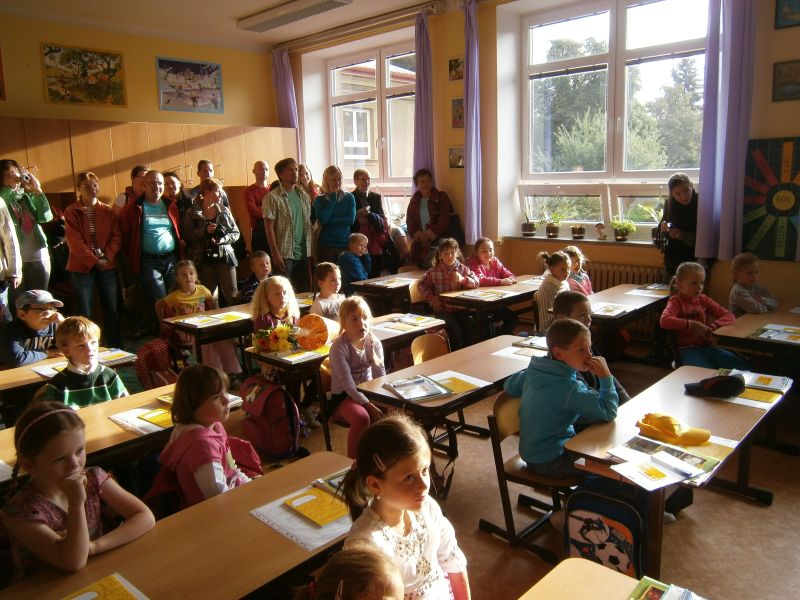 Poprvé ve školních lavicích
