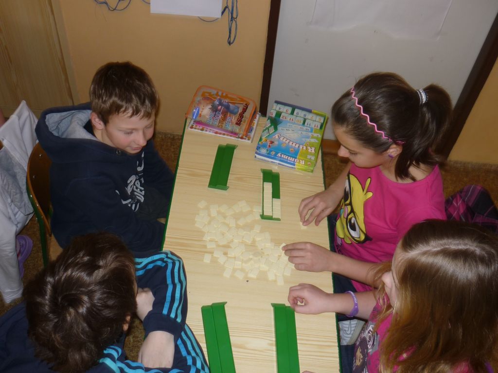 Kdo si hraje, ve IV.B nezlobí 