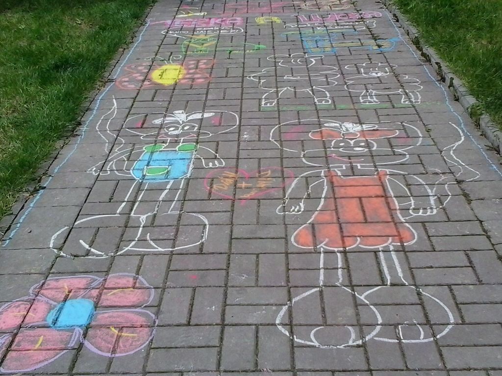 Kreslení na chodník (V.B)