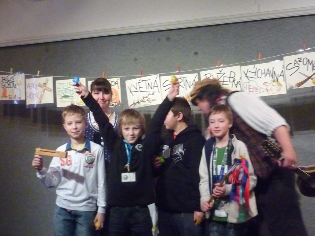 Veselé Velikonoce vinšujeme  (IV.A, IV.B)