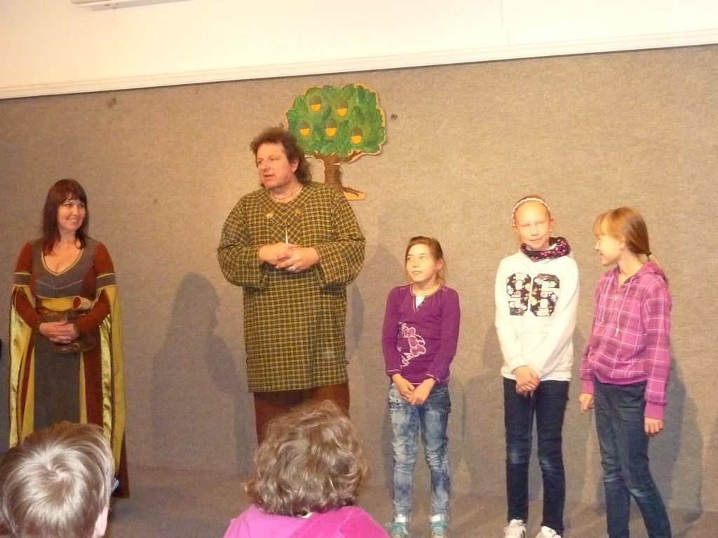 Čtvrťáci si  vyšli za historií naší vlasti do Polanovy síně