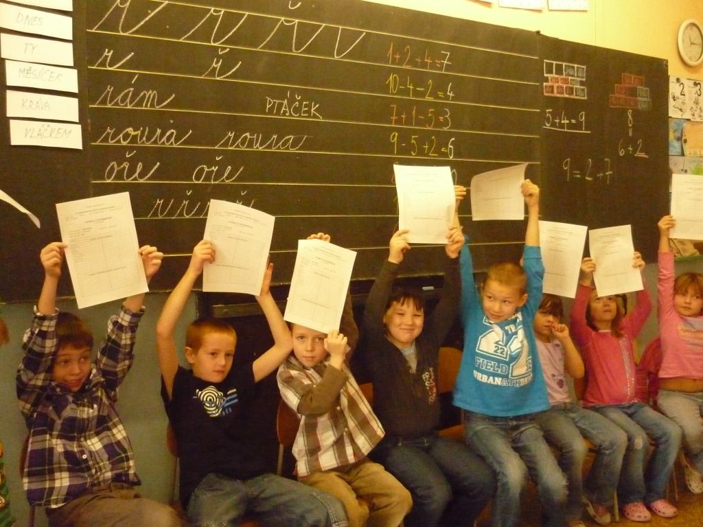 Prvňáčci dostali své první vysvědčení