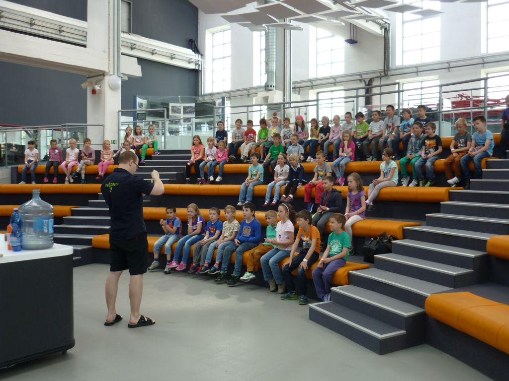 Prvňáčci v Techmánii