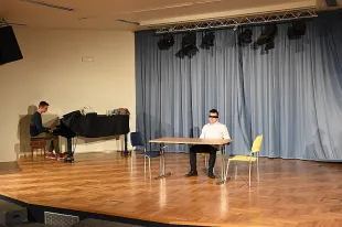 Divadelní představení mladých umělců