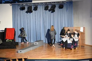 13. 6. vystoupení divadelních souborů