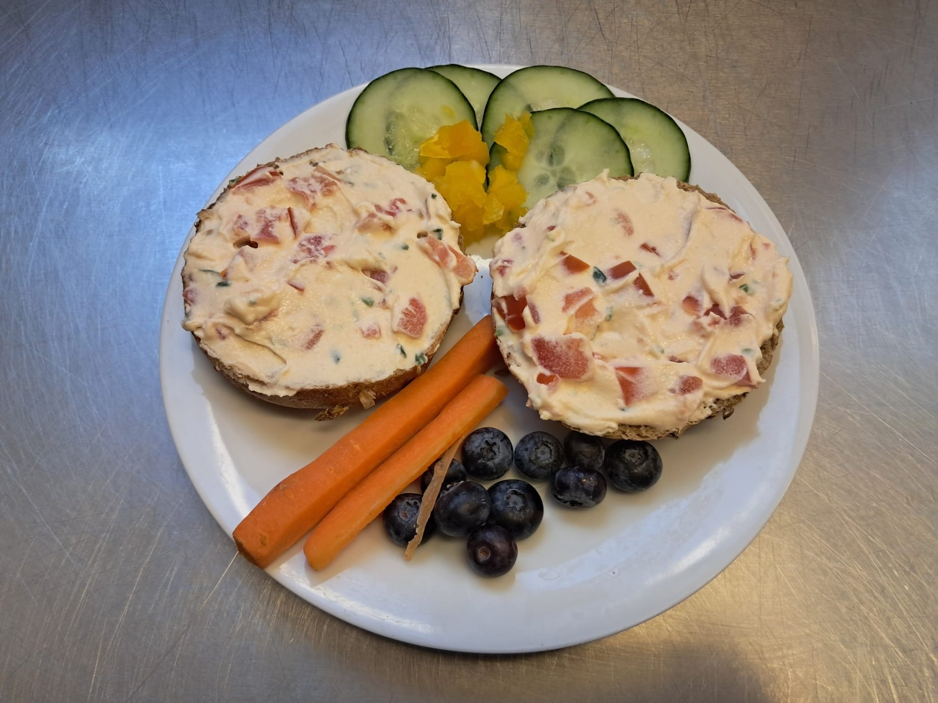 Dopolední svačiny ve školní jídelně