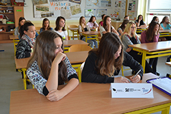 ŽÁKYNĚ 7. a 8. TŘÍD BESEDOVALY S PROFESNÍ ODBORNICÍ