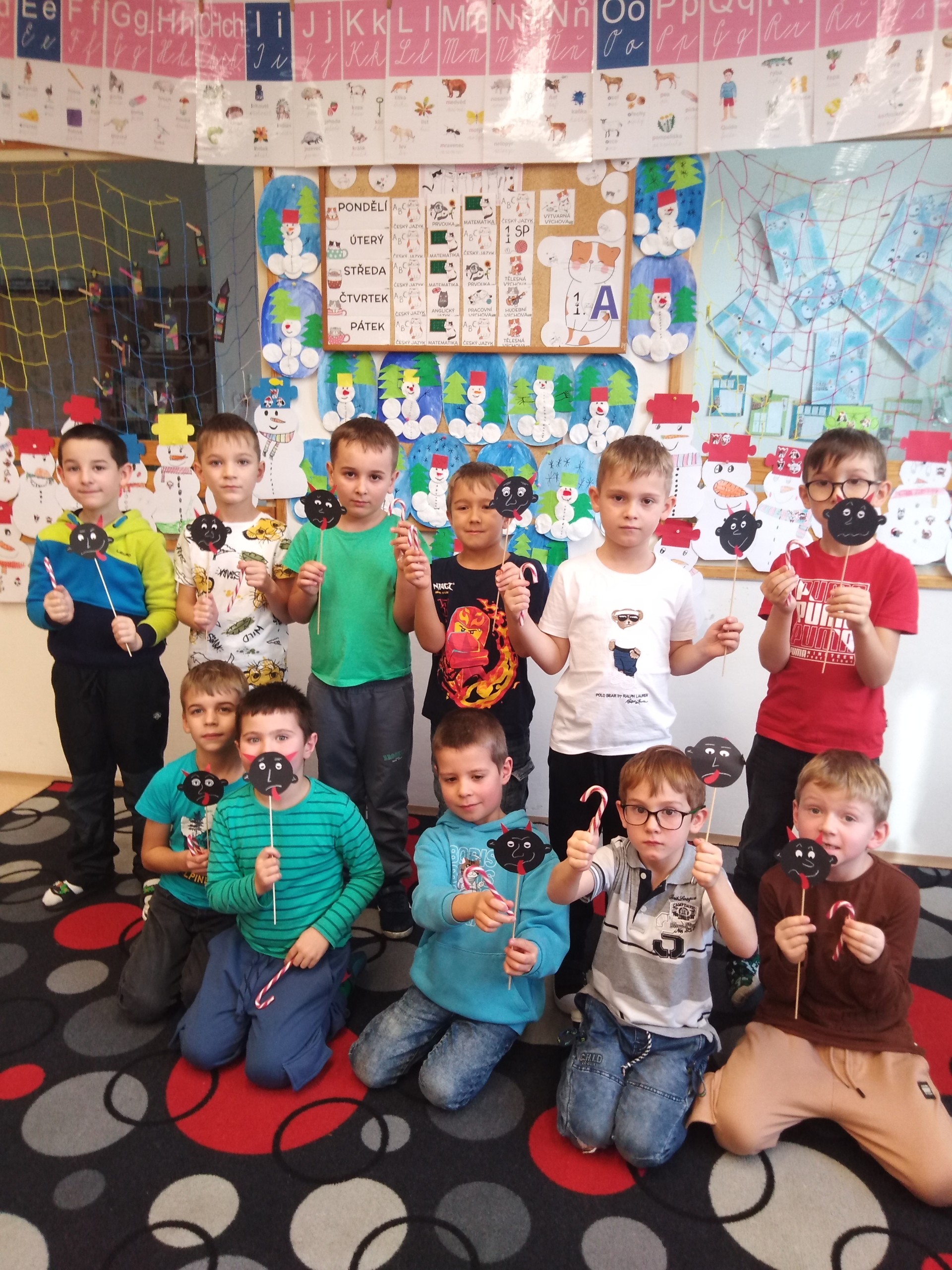 1. A - VÁNOČNÍ PROGRAM VE VLNCE