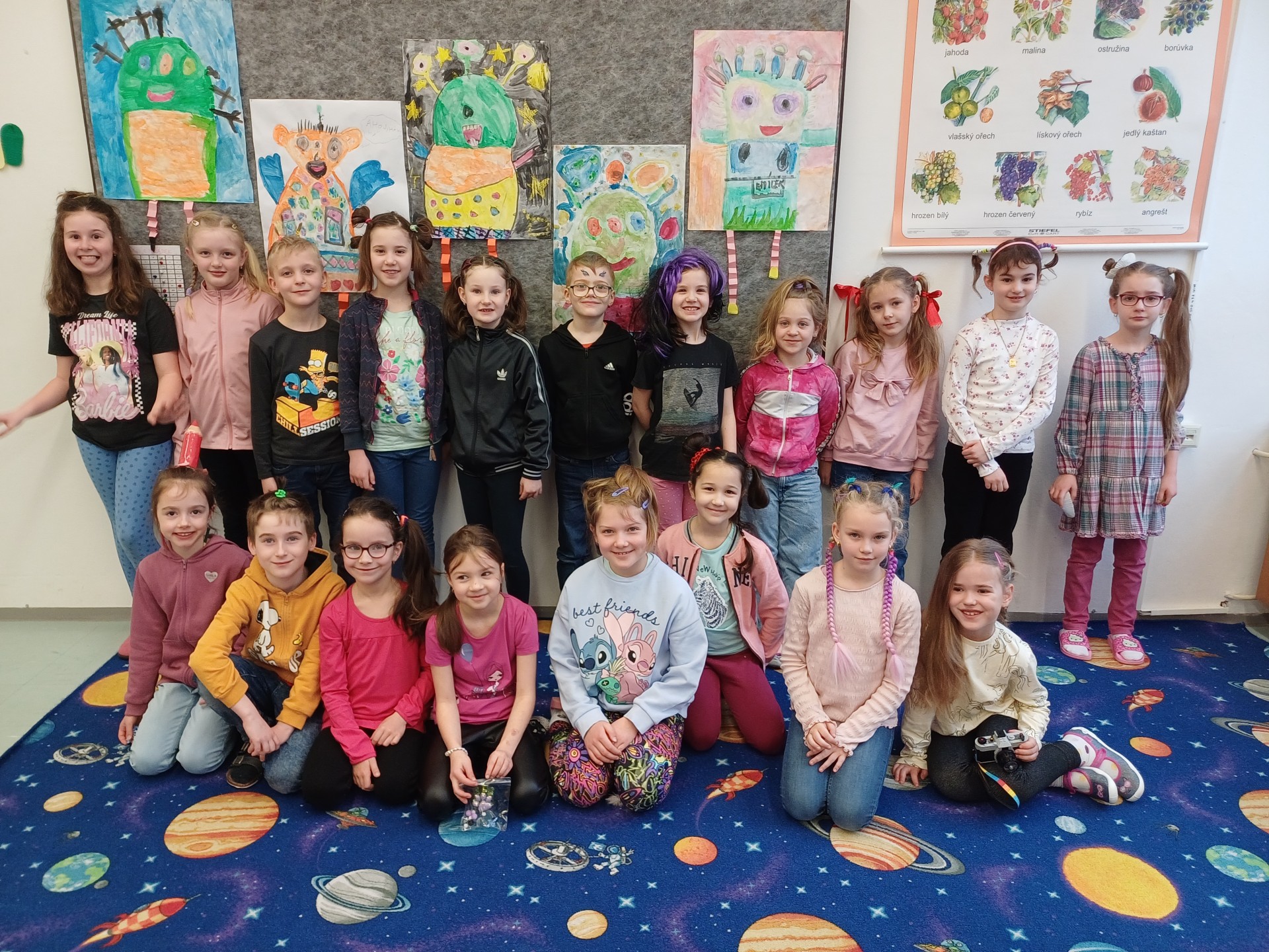 2. B - DEN ŠÍLENÝCH ÚČESŮ