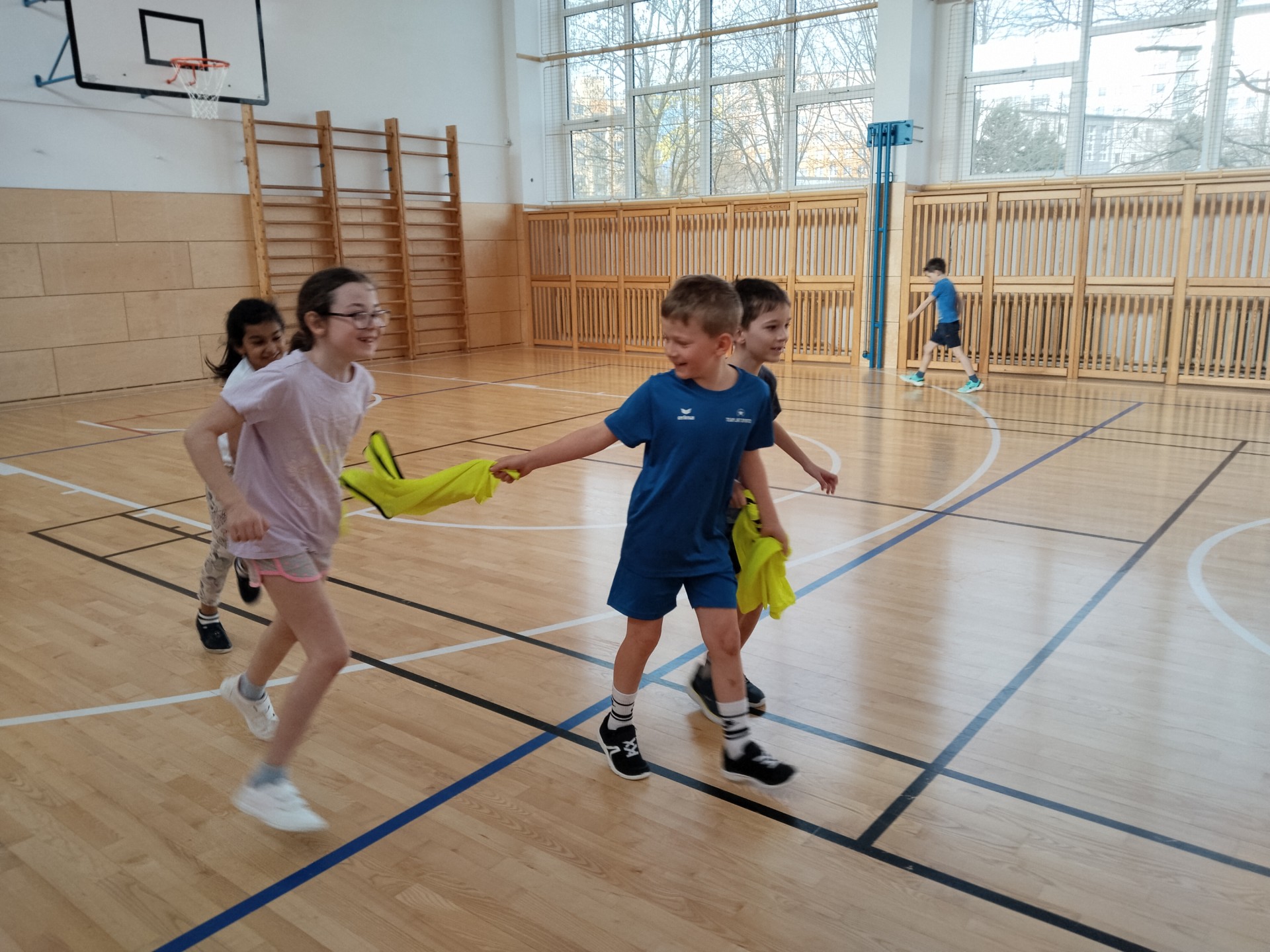 2. A - HÁZENÁ S TRENÉRY