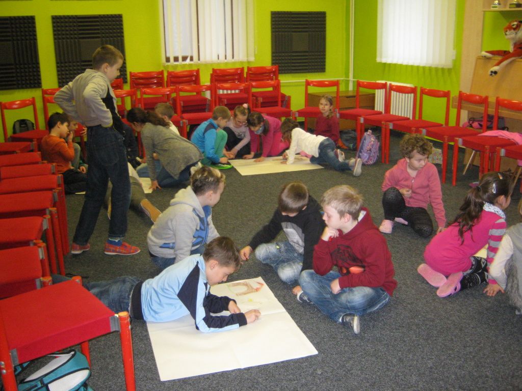 UBROUSKU, PROSTŘI SE