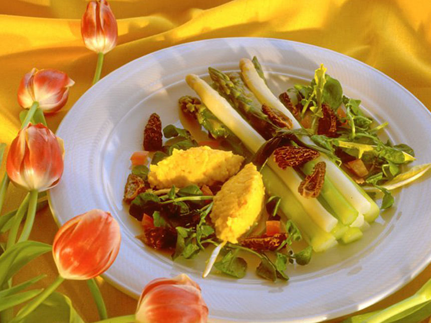 Salatteller mit Spargel