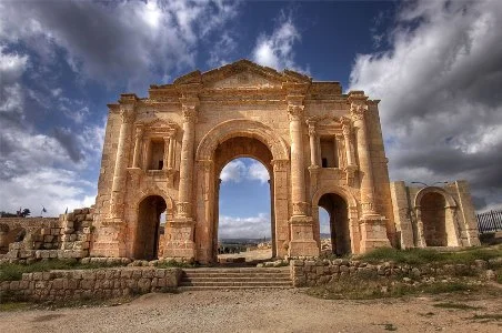 Jerash: The Enchanting City of Ruins Calls History Lovers