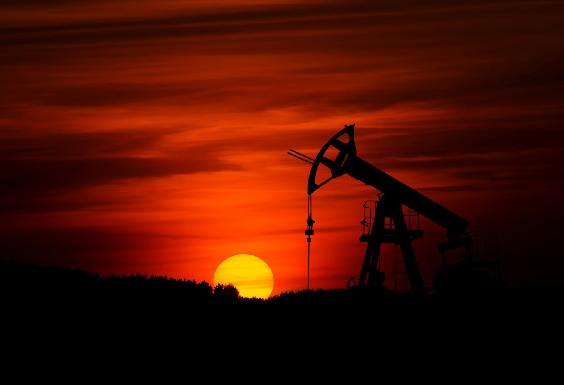 Petrol Talep Endişeleriyle Geriledi