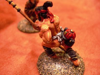 I think the helmet came out well. Note how the base is not dry yet, you can see the white glue on it.