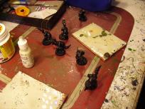 Next batch of orkses undercoated, this time black. I think I'll teach Niilo to drybrush.