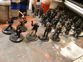 There's the Doctor and his Companion, some neatly dressed bad guys and a 3D printing experiment, which is slightly overscale.