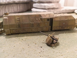 The engine and the coal car. The optional 37mm FLAK shown in the foreground.