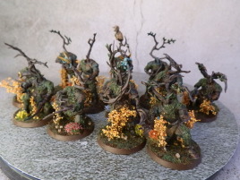 I think these came with 25mm bases, but they'd never really fit on those. Switched to 32mm.