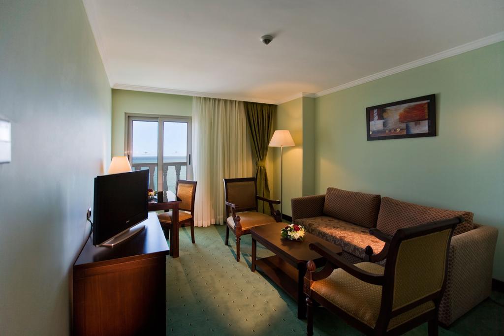 Crowne Plaza Antalya Travel101