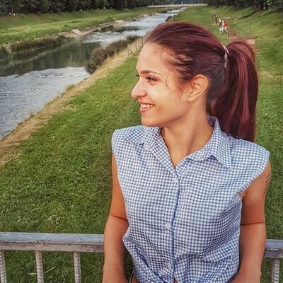 Профилна снимка