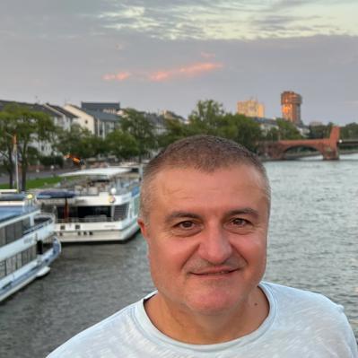Профилна снимка