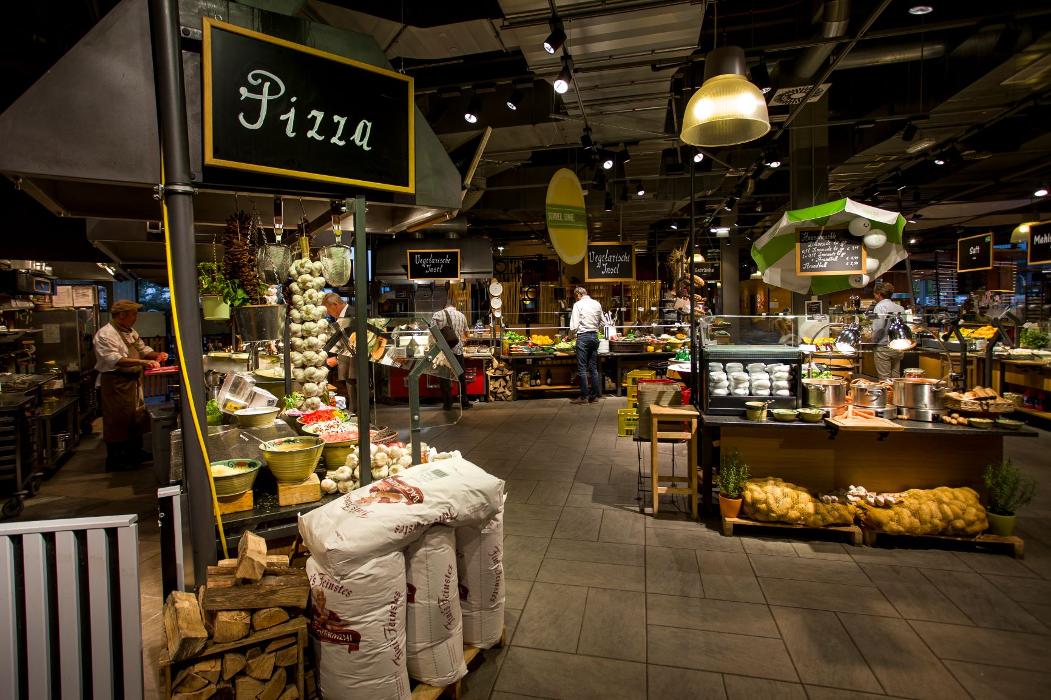 Marché Schwechat, Wiener Außenring Schnellstraße in Schwechat