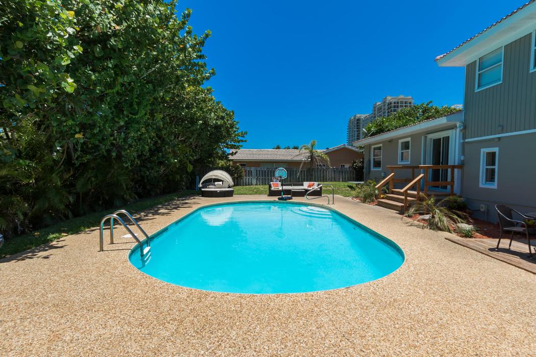 Tropical Florida rentals, LLC Image