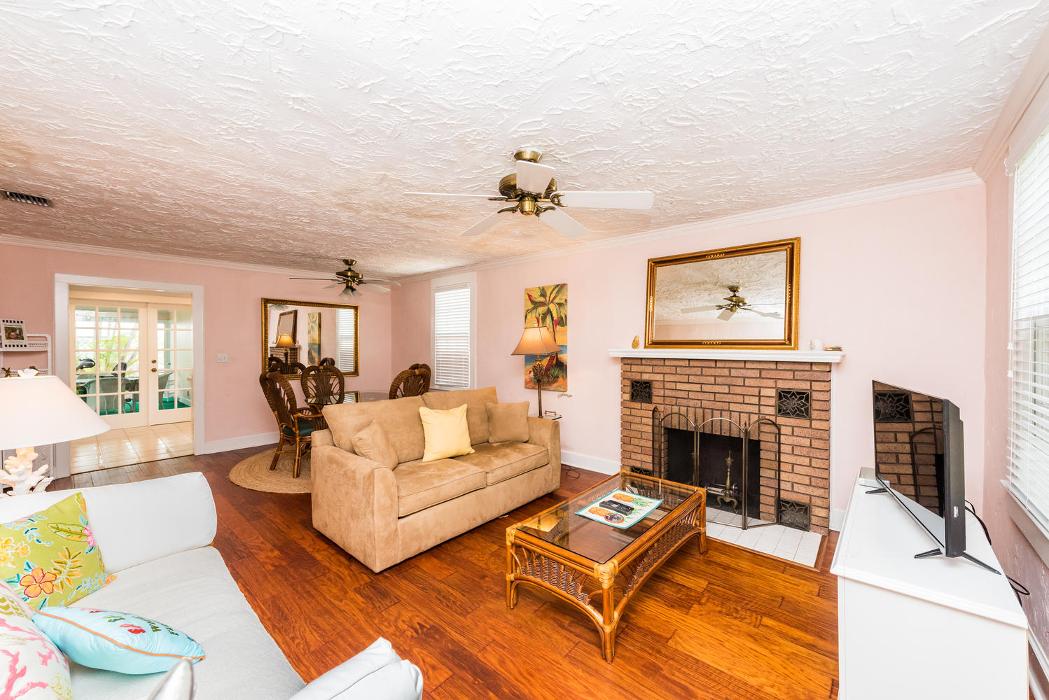 Tropical Florida rentals, LLC Image