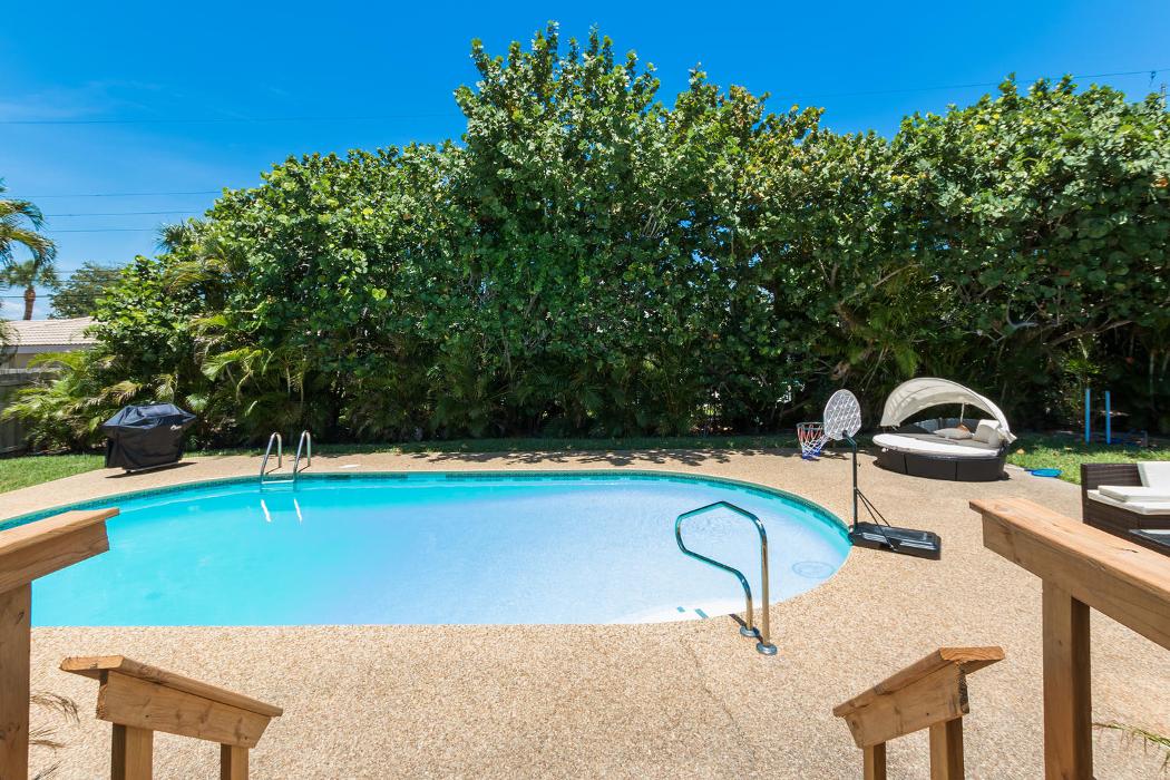 Tropical Florida rentals, LLC Image