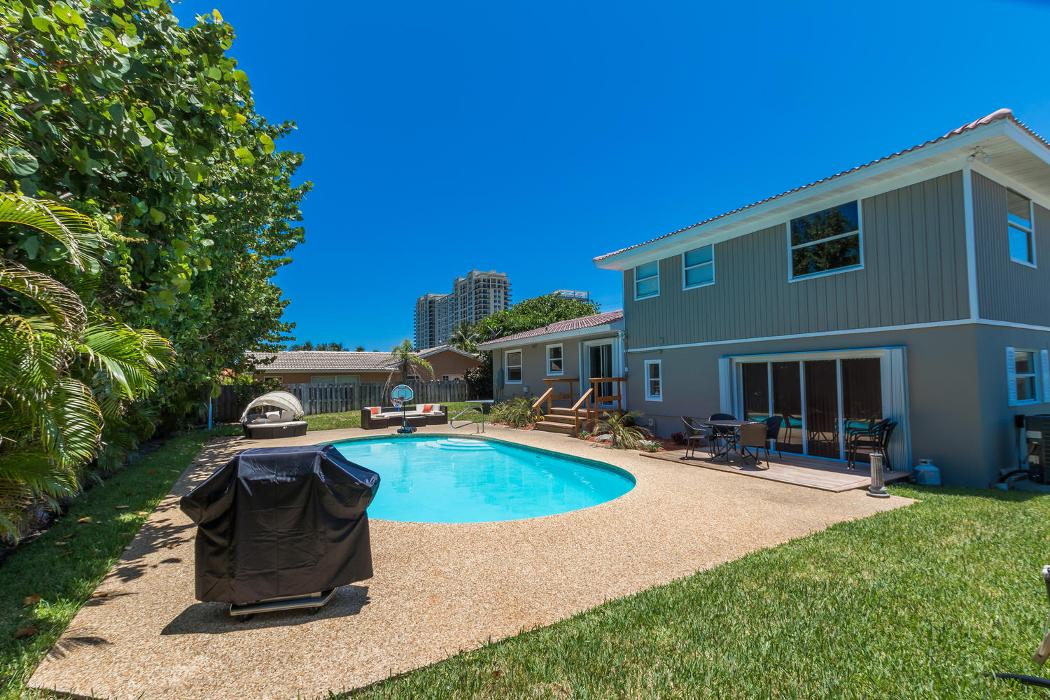 Tropical Florida rentals, LLC Image