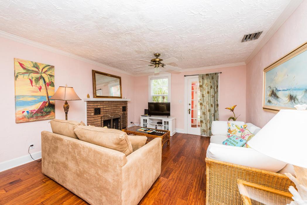 Tropical Florida rentals, LLC Image