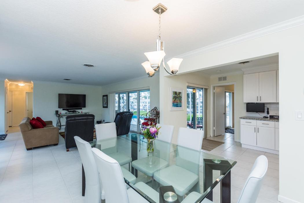 Tropical Florida rentals, LLC Image