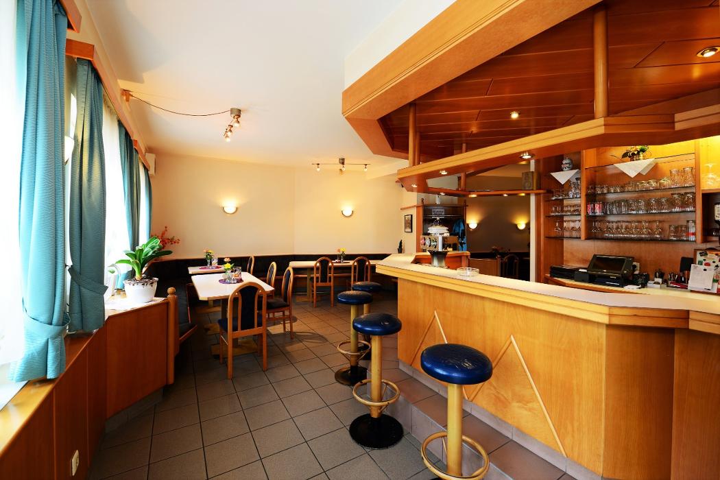 Gasthof Schmied Smolka beim Airport - Restaurant & Fremdenzimmer, Bankweg in Klein-Neusiedl