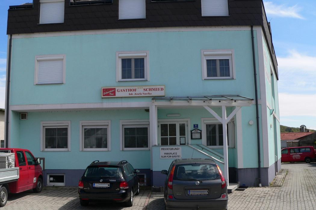 Gasthof Schmied Smolka beim Airport - Restaurant & Fremdenzimmer, Bankweg in Klein-Neusiedl