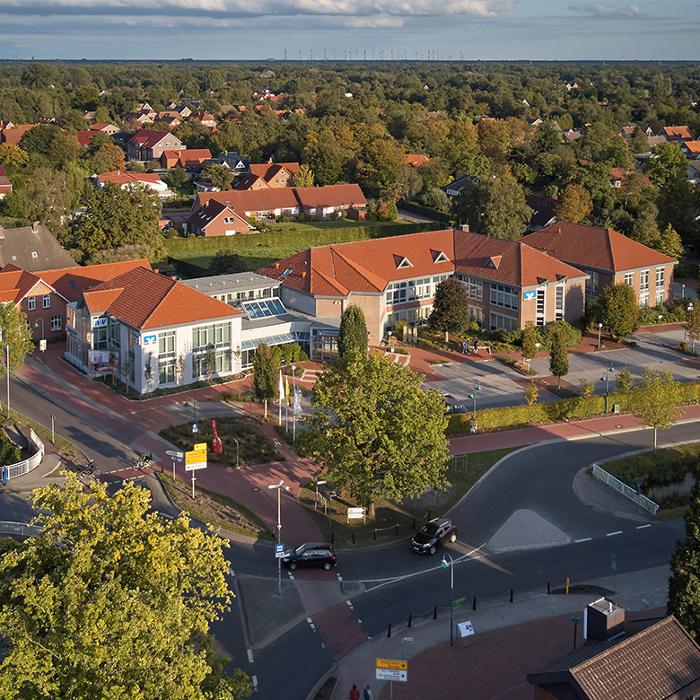 Fehntjer VR Bank, Hauptstelle Westrhauderfehn, Untenende in Rhauderfehn