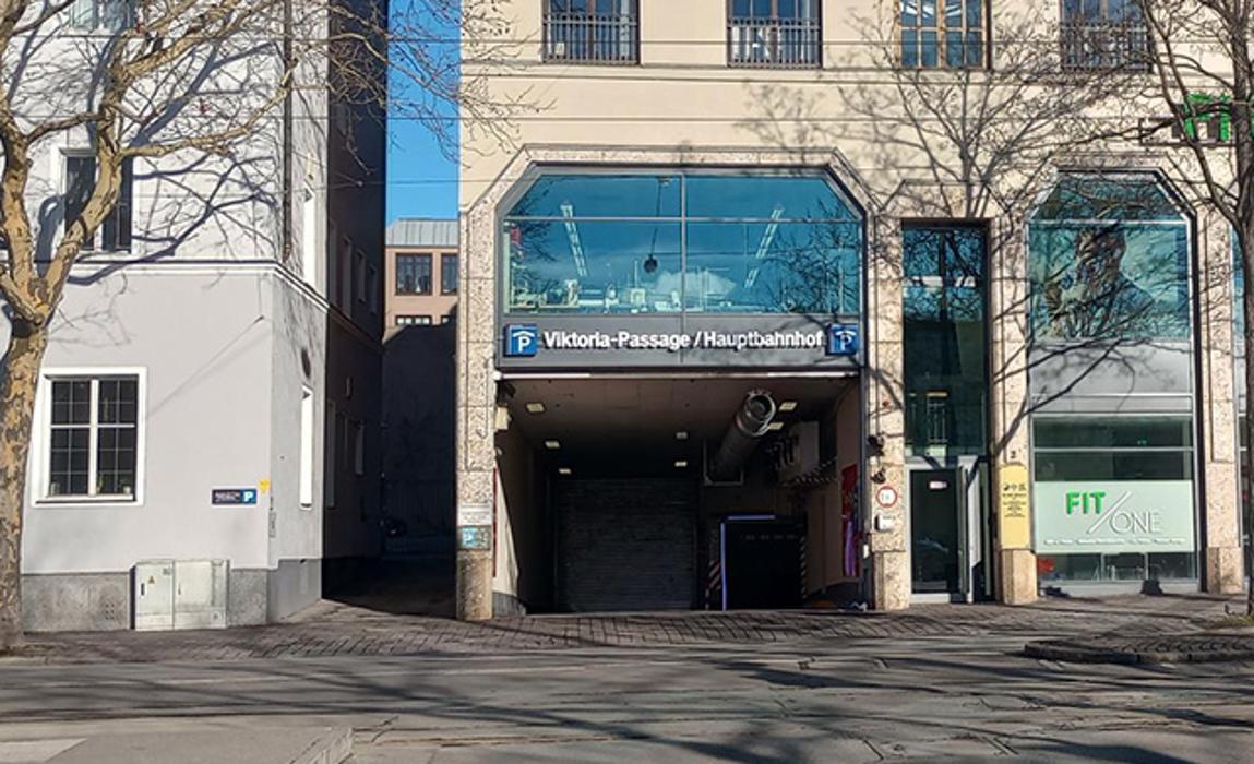 DB BahnPark Tiefgarage Viktoria-Passage P1, Viktoriastraße in Augsburg