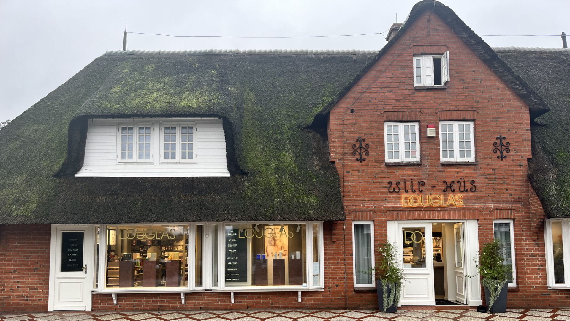 Douglas Kampen Sylt, Hauptstraße in Kampen (Sylt)