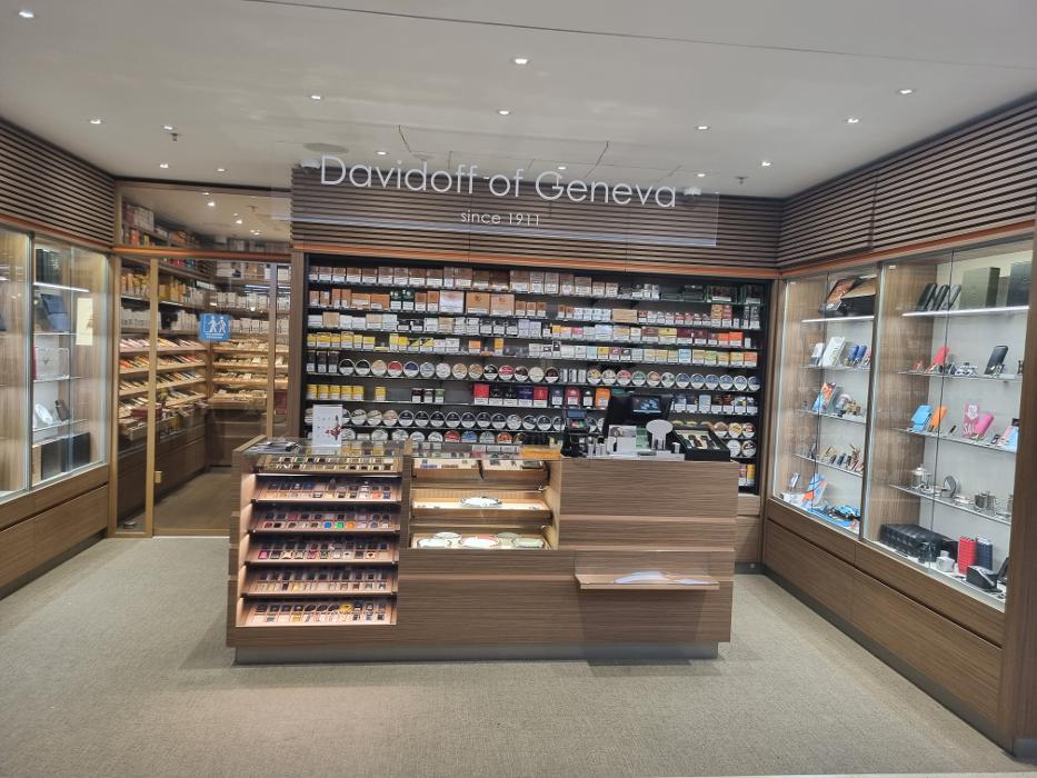 Davidoff of Geneva since 1911 by WOLSDORFF TOBACCO GmbH im KaDeWe (6. OG), Tauentzienstraße in Berlin