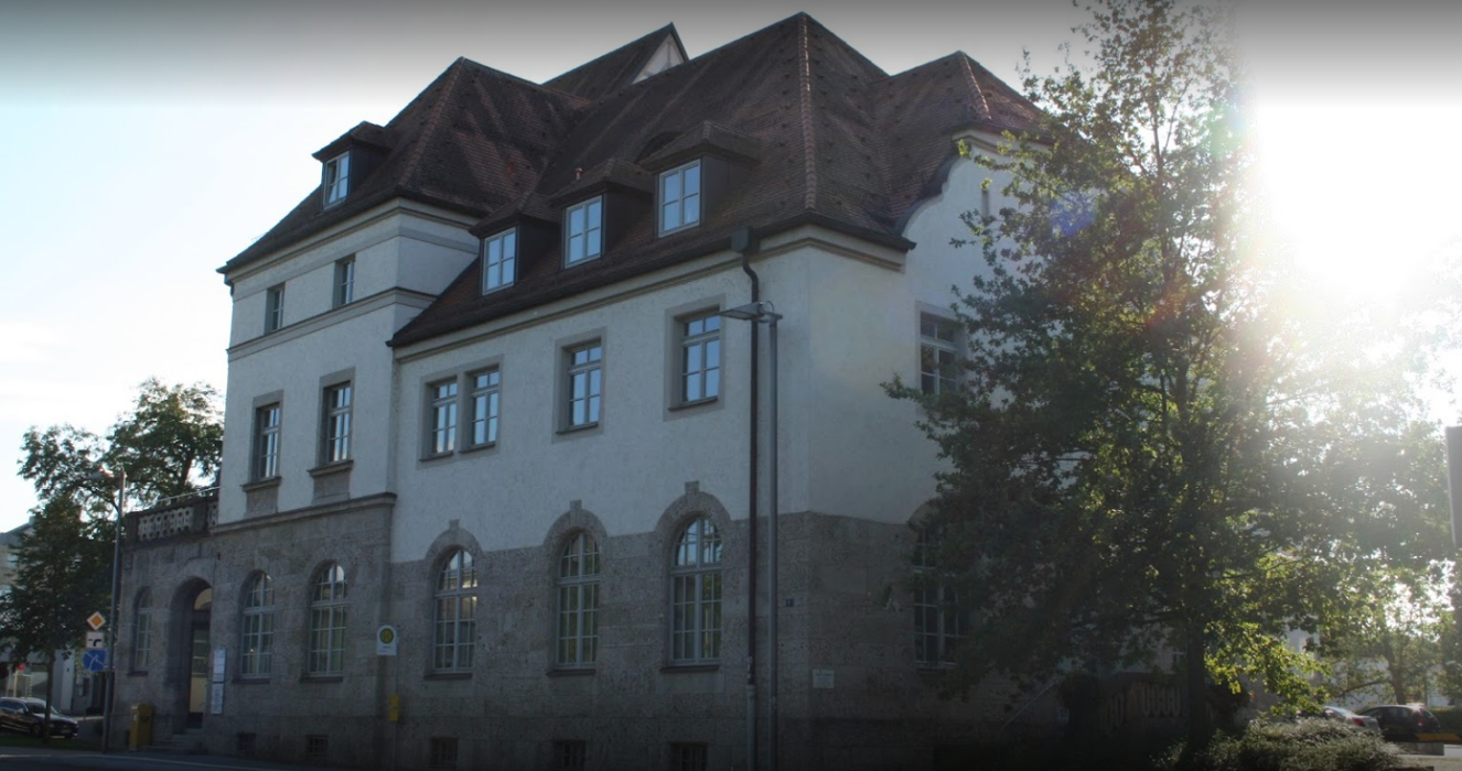 Rechtsanwalt Hans Kölnberger, Bahnhofplatz in Straubing