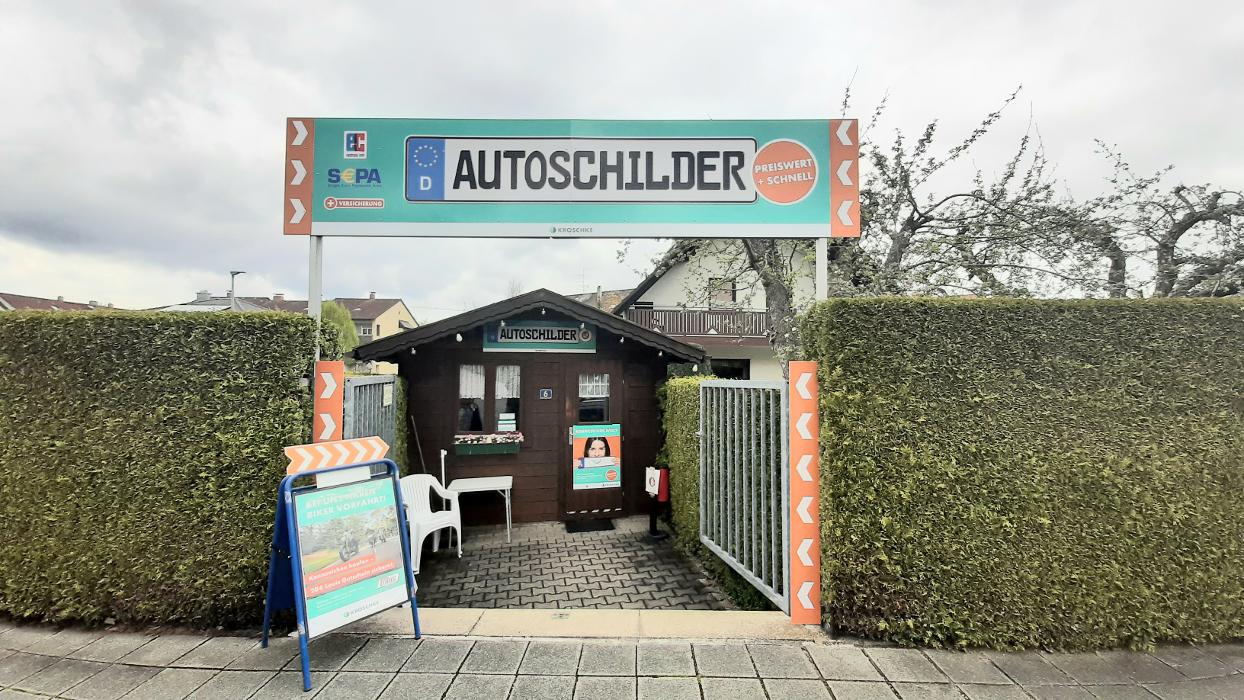 Kroschke Kfz Kennzeichen, Waldluststraße in Lauf an der Pegnitz