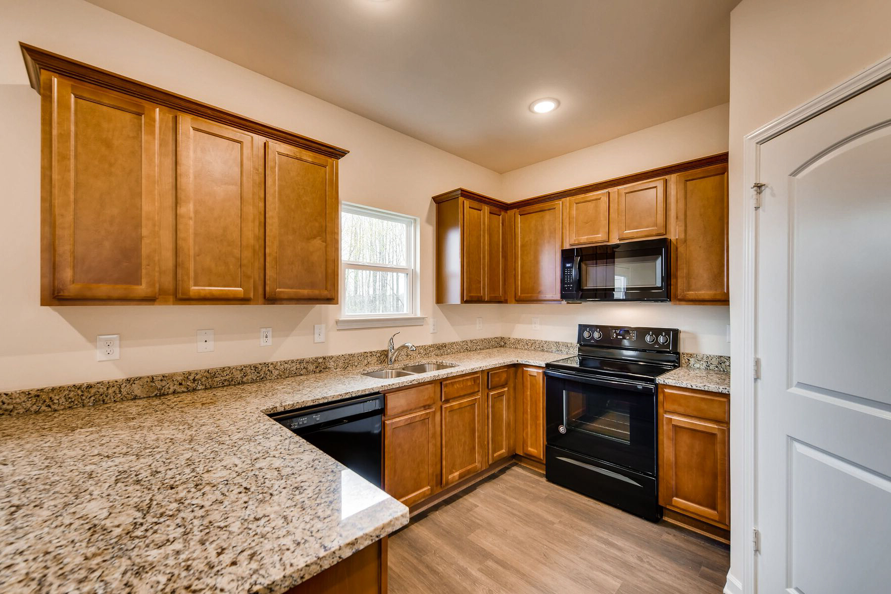 LGI Homes - The Cottages of Lake Forest Image