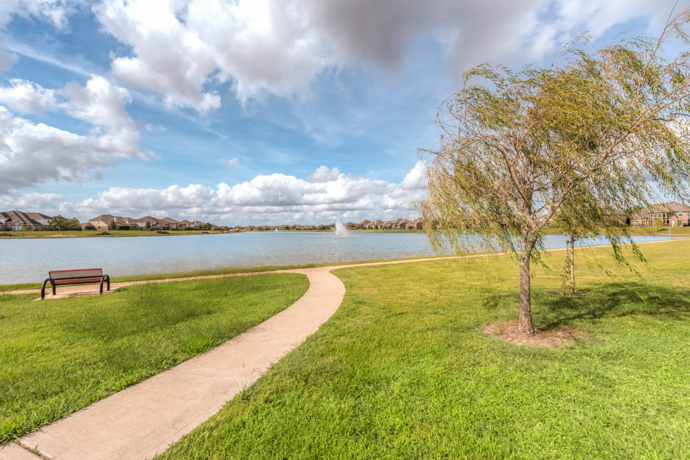 LGI Homes - Sterling Lakes Image