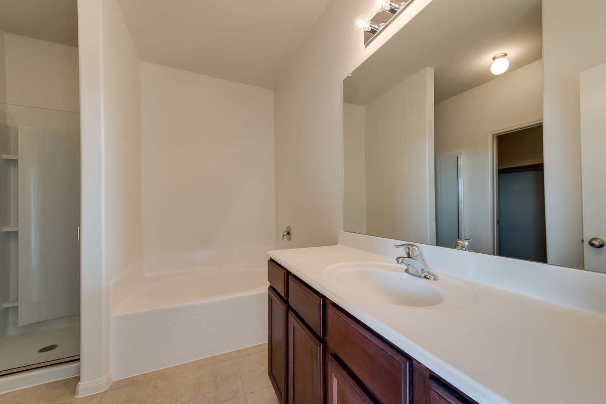 LGI Homes - Sterling Lakes Image