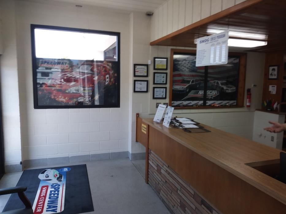 Speedway Smog Center Image