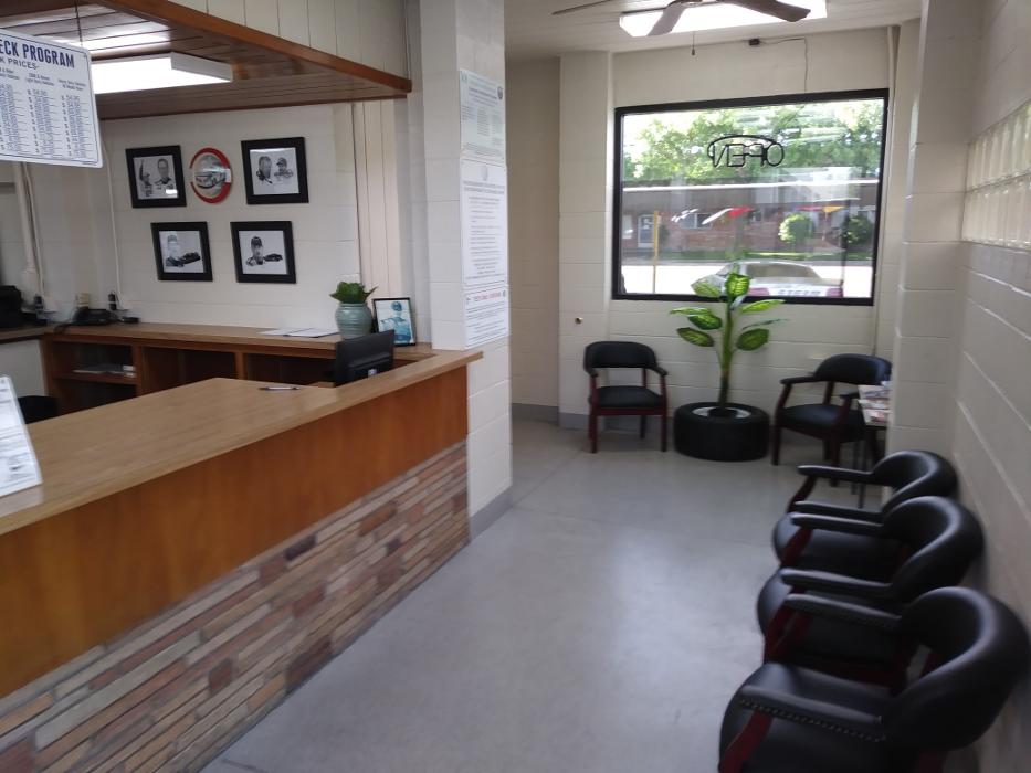 Speedway Smog Center Image