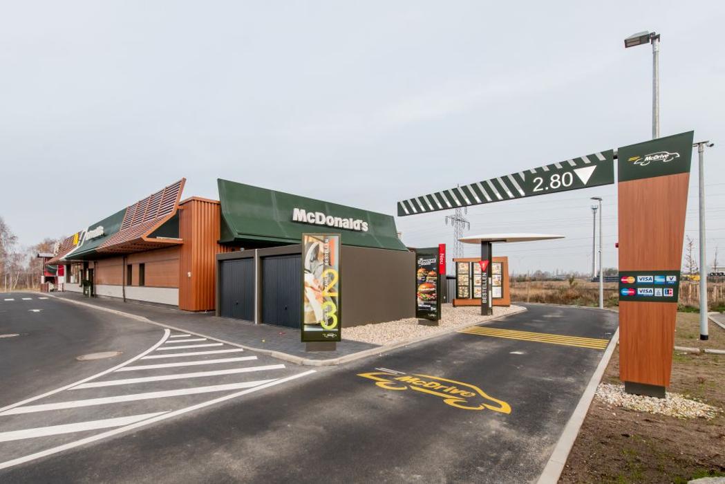 McDonald's, Sandbreite in Coswig (Anhalt)